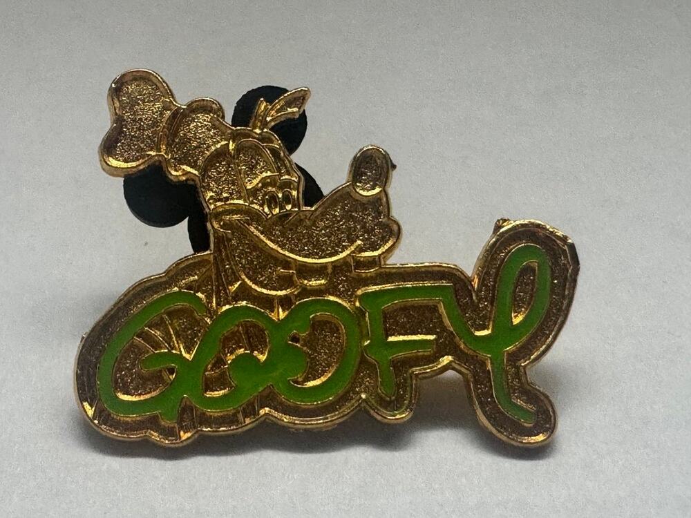 Disney Goofy Signature Pin 2004 Cast Lanyard Series 2 Disneyland DLR #30210